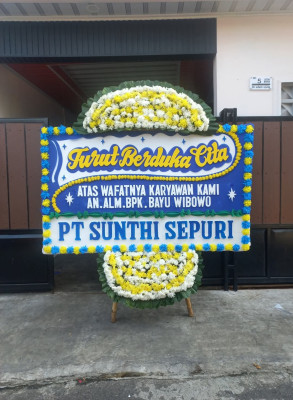 Papan Bunga Duka di Teluk Ambon