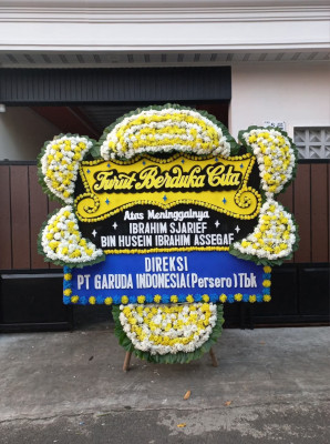 Papan Bunga Duka di Teluk Ambon
